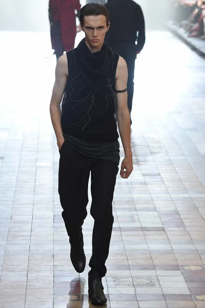 Look 43